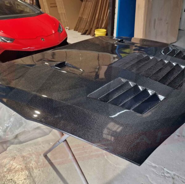 Nissan GTR R35 carbon fiber bonnet by XENONZ UK